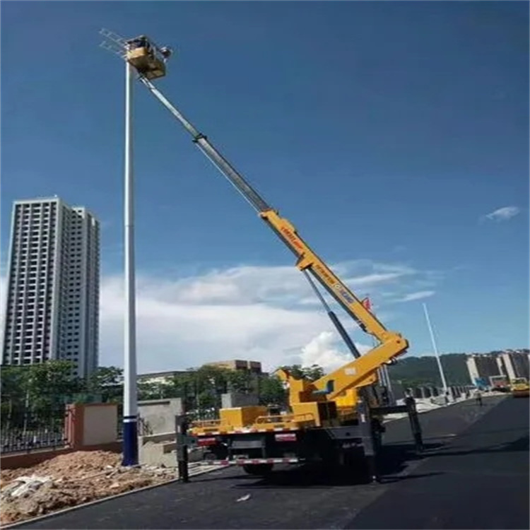 连山维修路灯的曲臂升降车出租