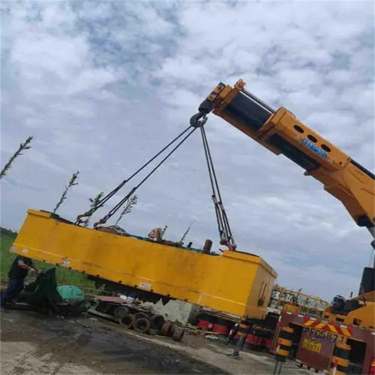 连山随车吊吊集装箱怎么吊